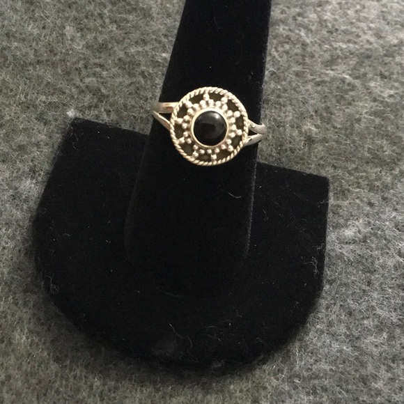 Onyx Ring - Picture 1 of 3
